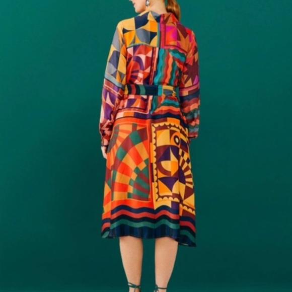 FARM Rio Graphic Scarves Shirtdress - Picture 6 of 7